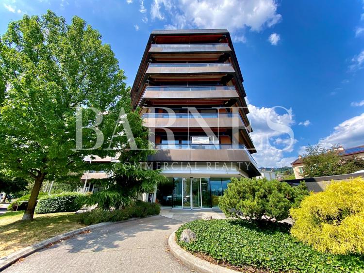 EXCLUSIVE - Plug &amp; play offices of 228 m2 for rent in Vevey