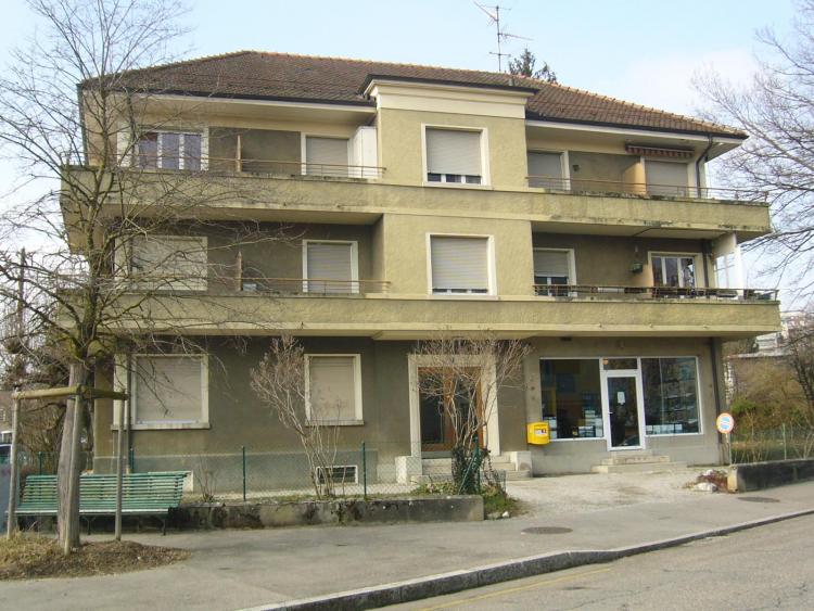 Close to the Servette district - 2 room apartment on the ground floor