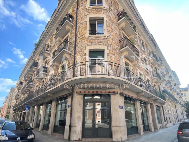 Opportunity - Magnificent Plainpalais arcade