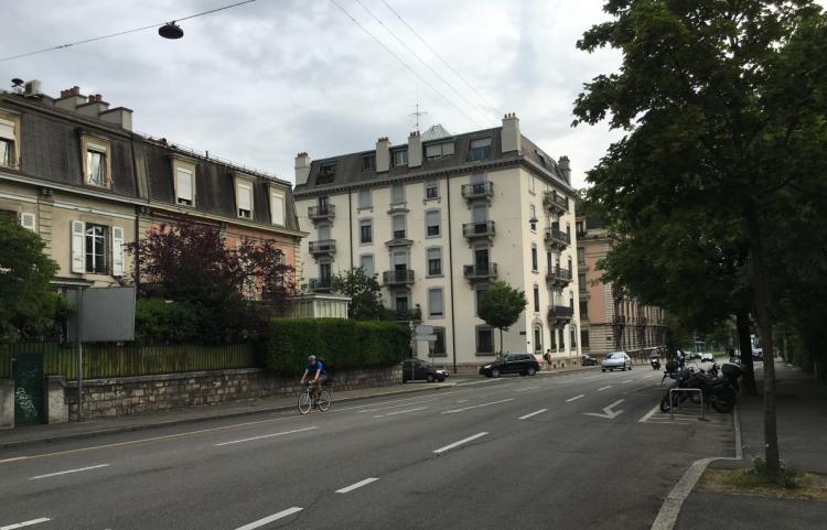 Beautiful 3-room apartment with a small bedroom and a balcony on the 5th floor. Approximately 95 m2.