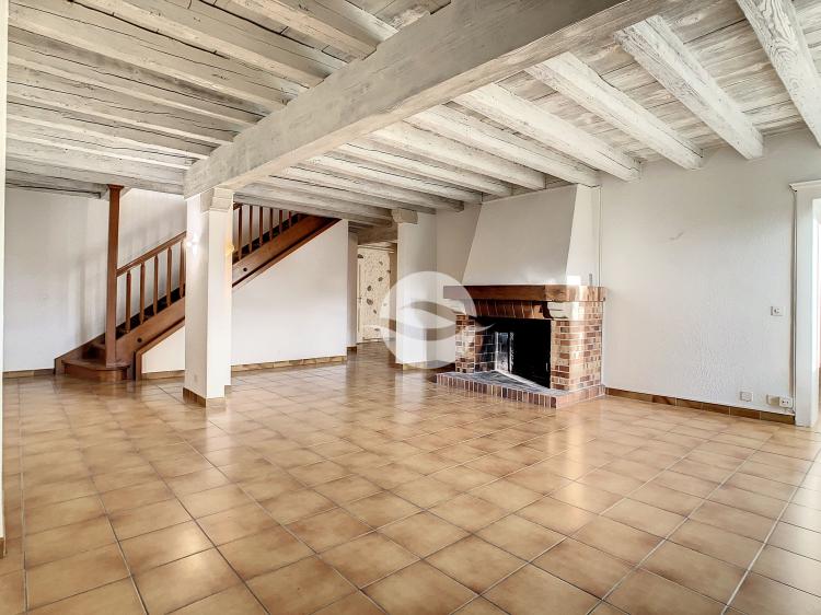 Charming village house with swimming pool