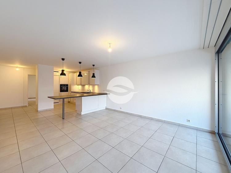 Spacious, bright, airy 5-room apartment with 3 bedrooms! 