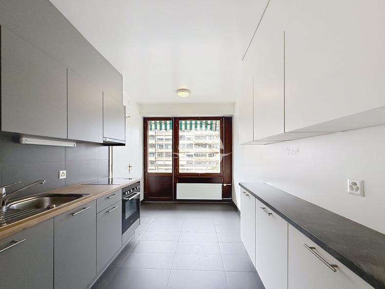 Spacious 3-bedroom apartment in the heart of Florissant