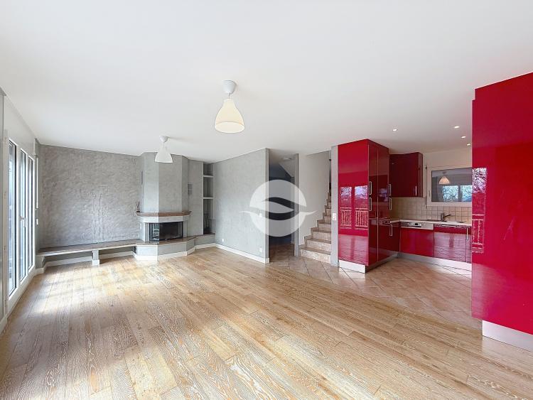 CHARMING SEMI-DETACHED 6-ROOM HOUSE WITH GARDEN