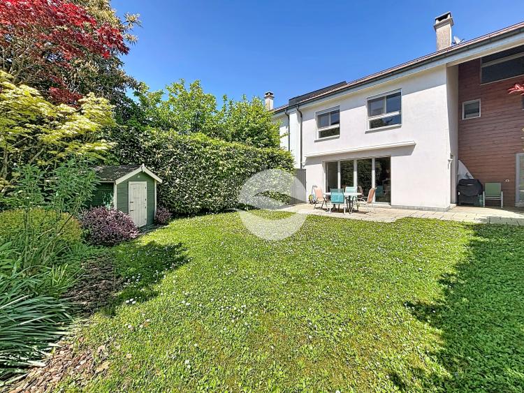 Beautiful semi-detached villa with 6 rooms