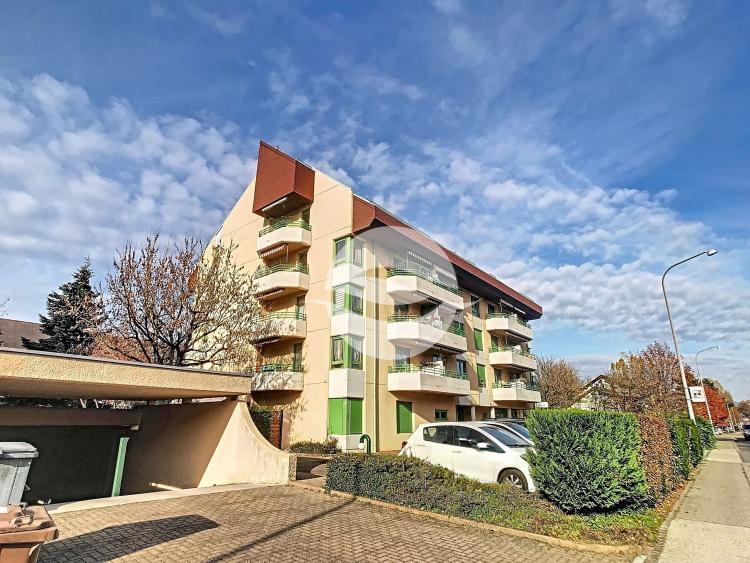 Beautiful 3.5 room renovated apartment on the top floor