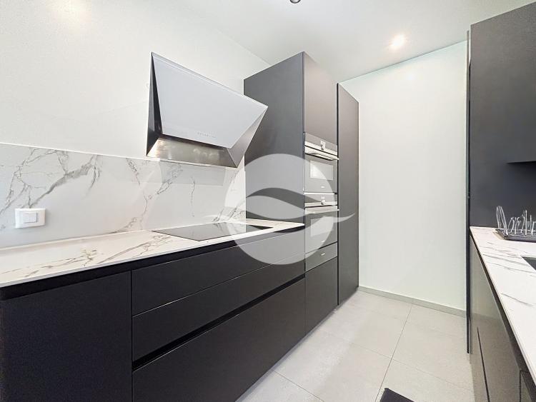 5-room renovated apartment with adjoining storage space
