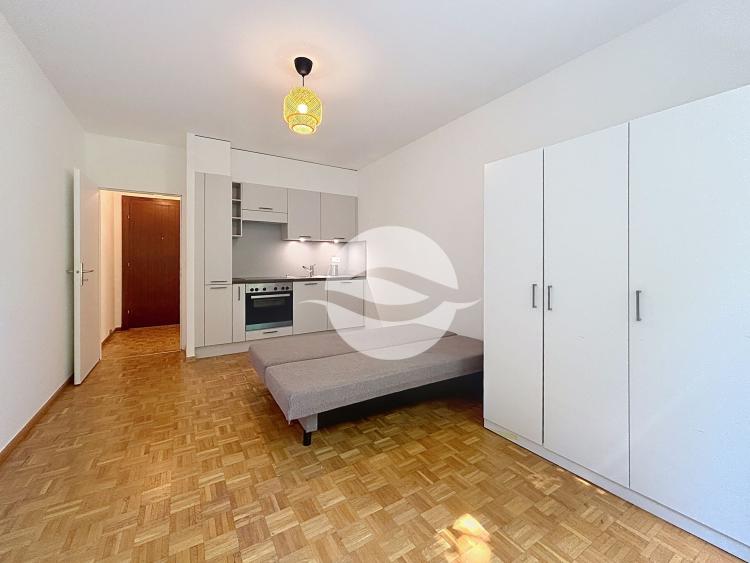 Furnished studio