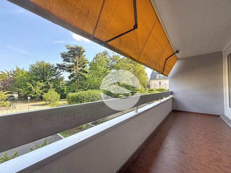 Manor Residence - Magnificent 4-room apartment with windows on both sides