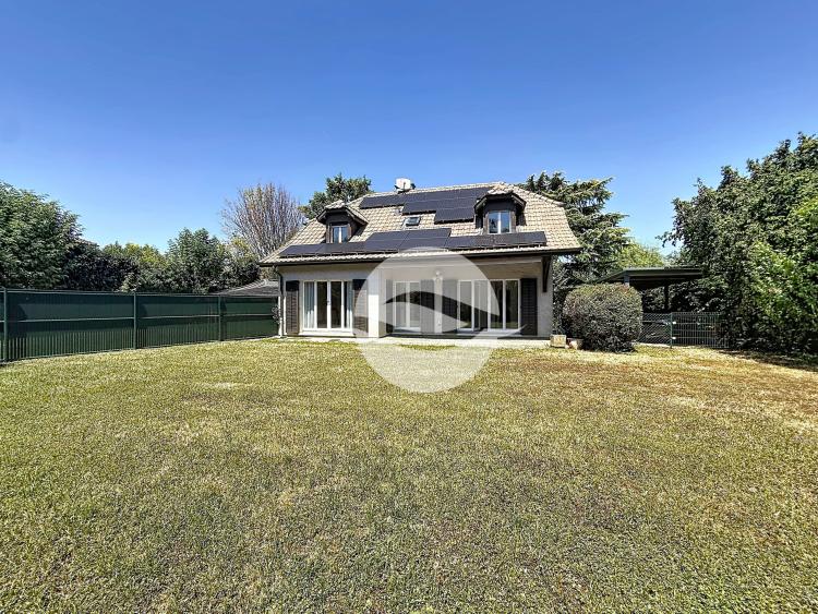 Vésenaz - Charming villa with large enclosed garden!