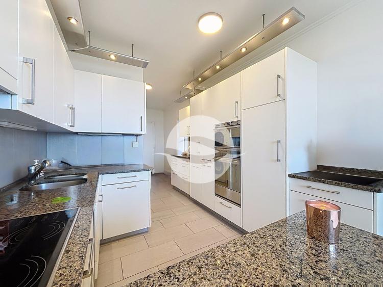 10th floor - 6 luxury rooms, close to Ecolint