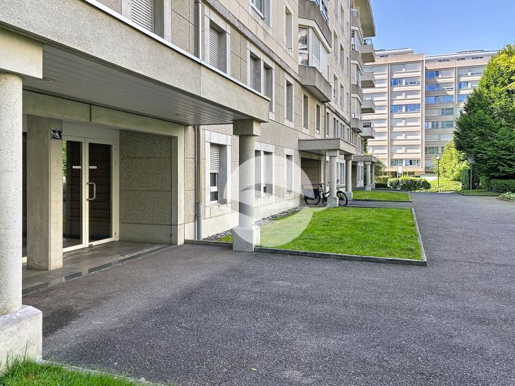 Spacious 5.5-room furnished apartment a stone's throw from the Palais des Nations