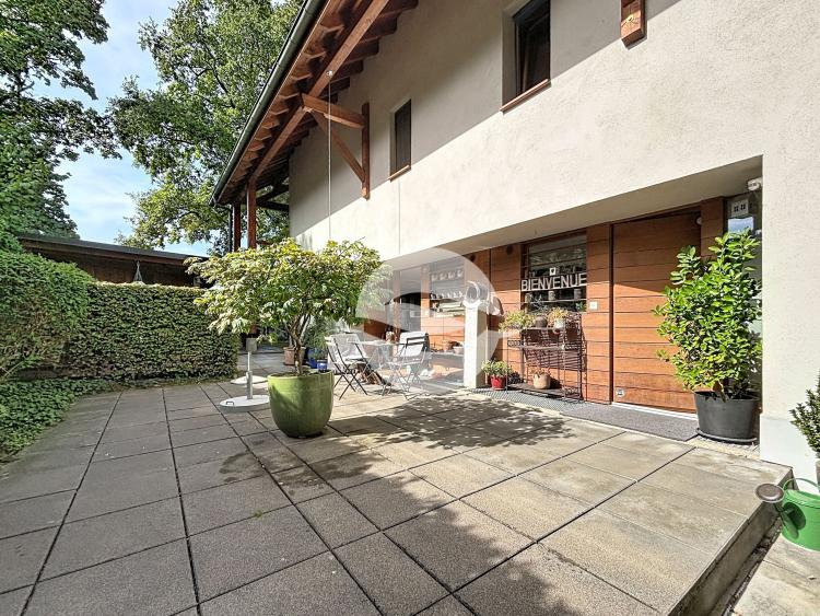Semi-detached villa with 4 bedrooms
