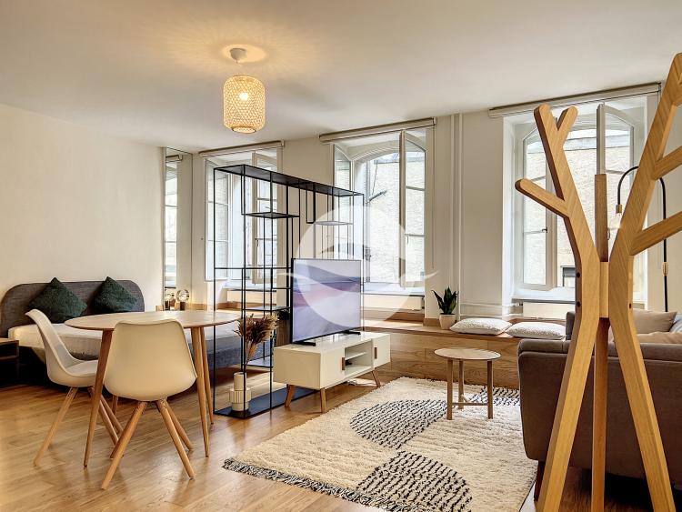 Charming furnished studio in the Old Town, a rare find!