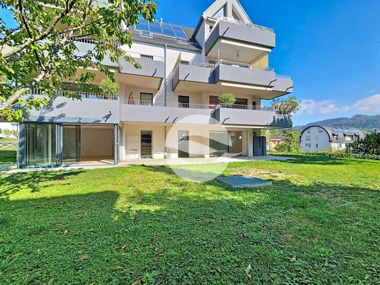 Residential setting | Elegant 5.5-room apartment with generous outdoor