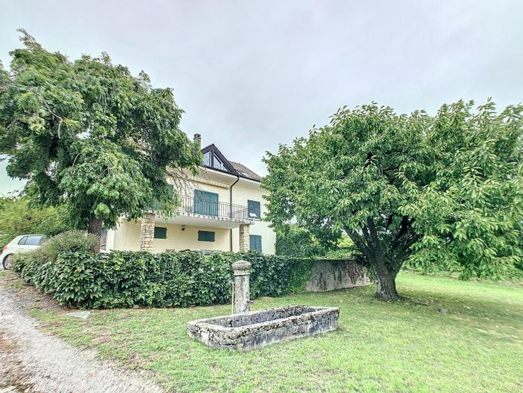 Detached house in the vineyards - Lake and Alps view