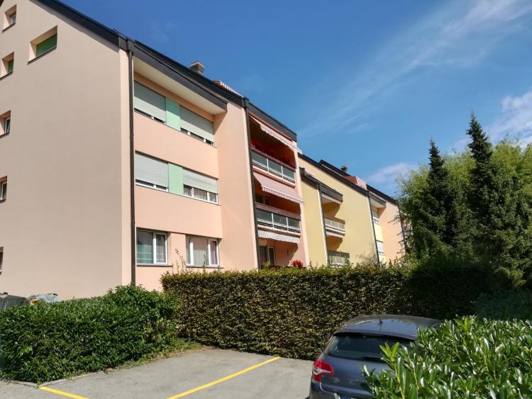We are pleased to offer you a beautiful 3.5 room apartment with breathtaking views of Lake Geneva on the 2nd floor of a residence in Chexbres.