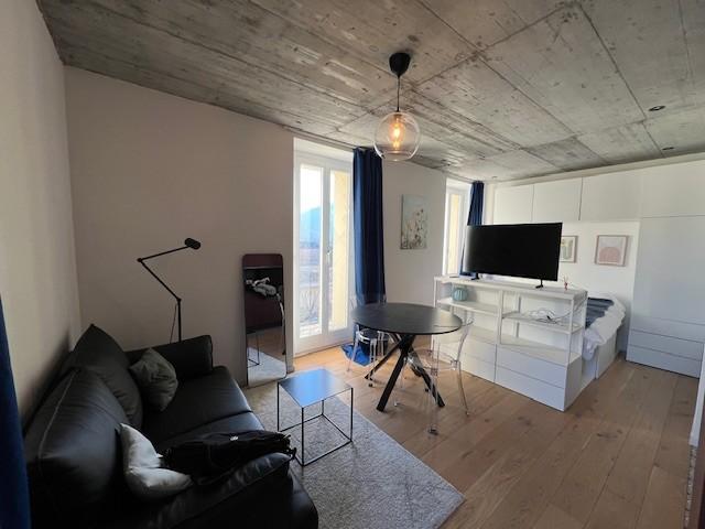 Charming furnished studio apartment on the 2nd floor with a small balcony