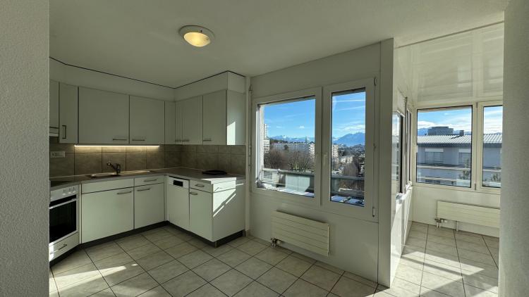 Beautiful 5.5-room apartment in the attic