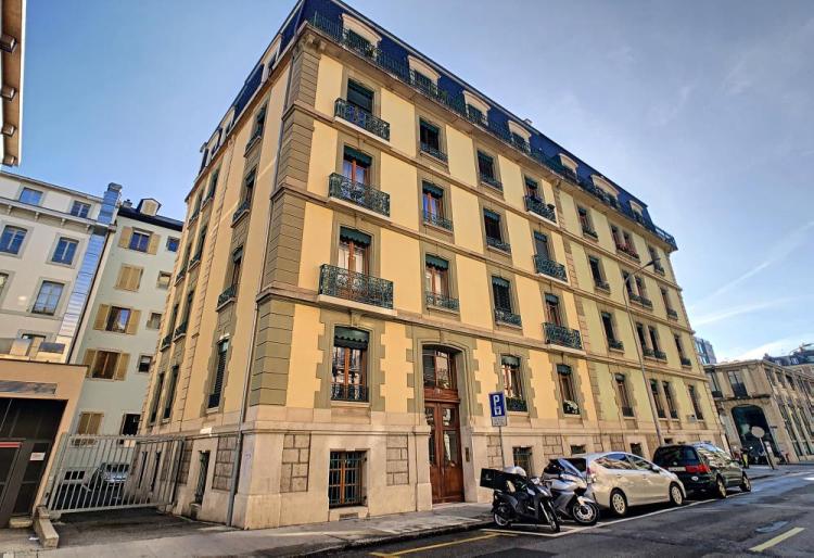 Offices of 76 m² + 34.20 m²