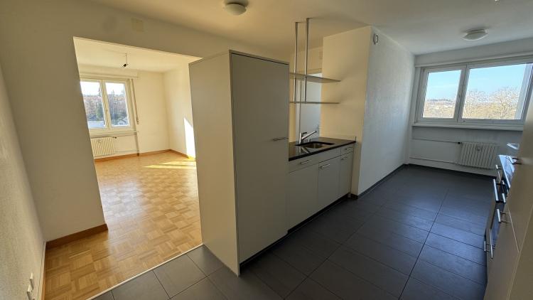Beautiful 2-room apartment on the 6th floor in Fribourg - first month's rent free