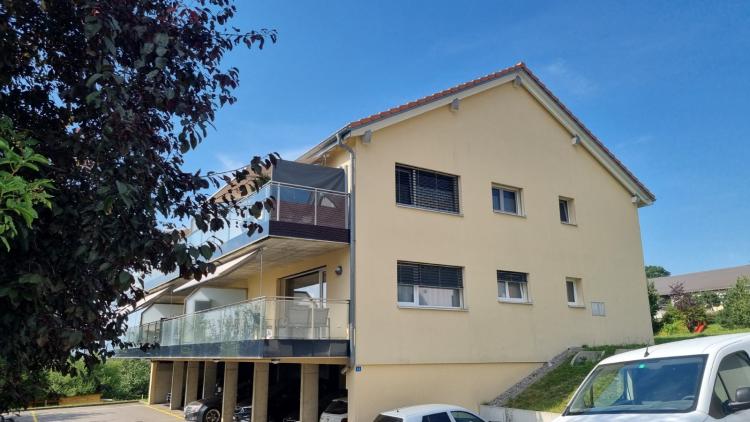 Spacious 3.5-room apartment of 84 m2 with no overlooking neighbors