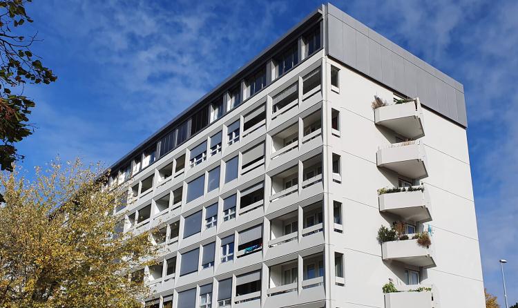 Beautiful 3-room apartment, approximately 48 m2, on the 7th floor.