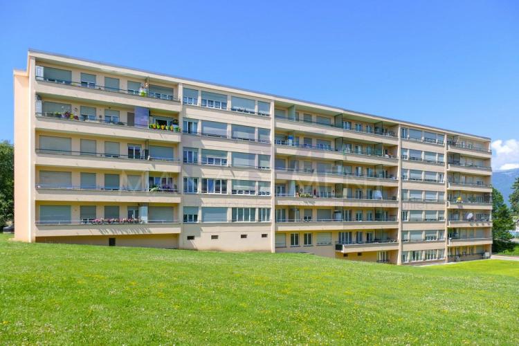 Av. de Vaudagne - Renovated 3-room apartment with balcony in Meyrin