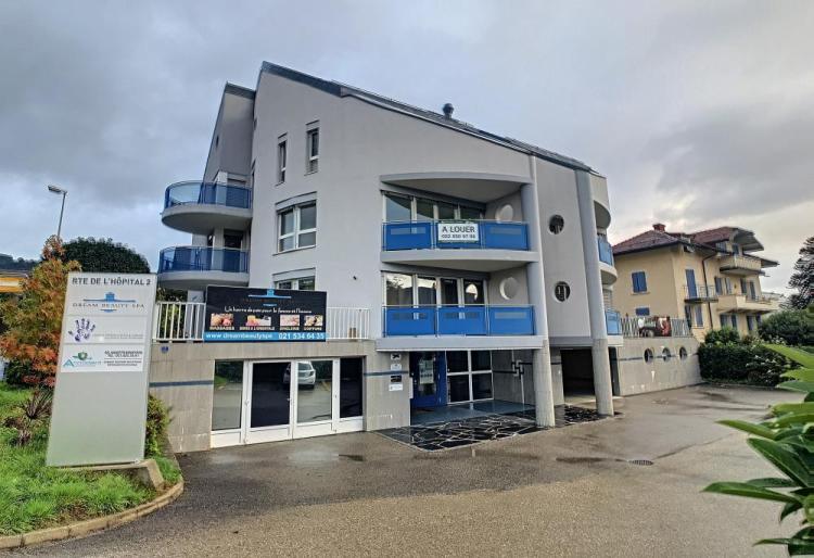 Business warehouse with storage