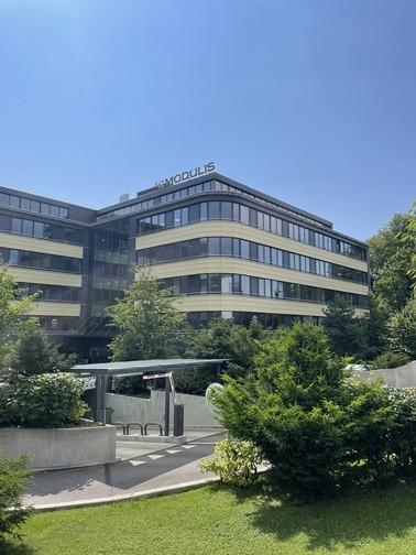 Storage unit of 96.50m2 located on the 2nd basement level.