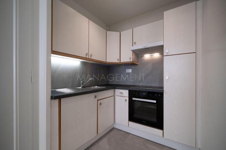 Plainpalais, Emile Yung, 2.5 rooms on the 2nd floor