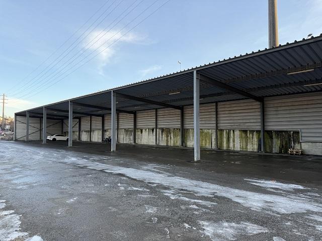 Covered outdoor parking space for rent in Givisiez