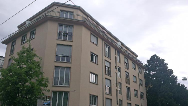 2-room apartment on the 1st floor reserved for retired people.