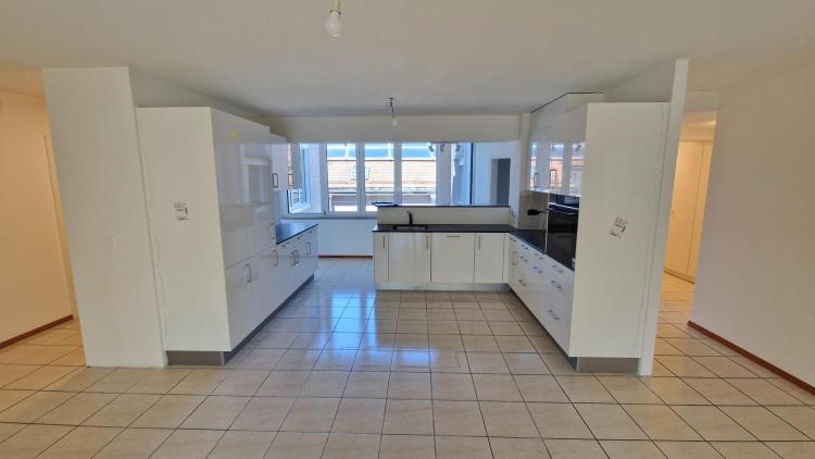 Bright 4.5-room apartment of 151m2, located in the heart of Lausanne
