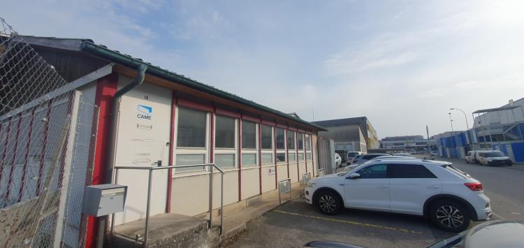 Premises of 109 m2 in an industrial zone