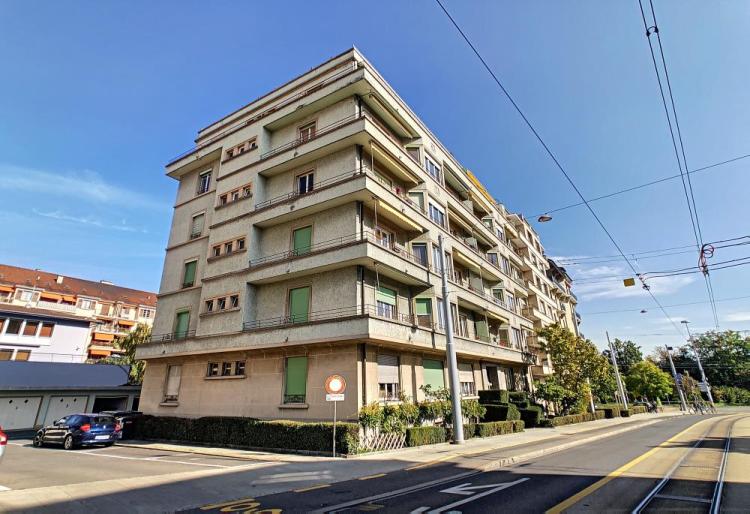 Beautiful 6.5-room apartment located on the 4th floor