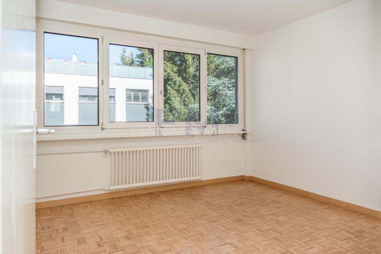 Rue Peillonnex – 3 rooms of approximately 42 m² on the 2nd floor 