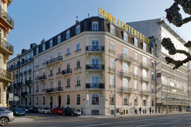 Beautiful 7-room apartment on the 3rd floor. Approximately 173 m2.