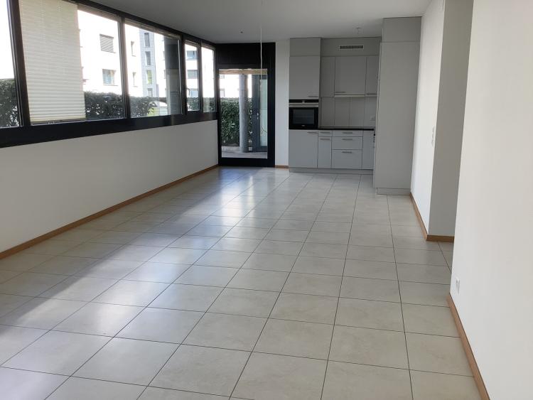 Beautiful 3.5 room ground floor apartment - first month's rent free!