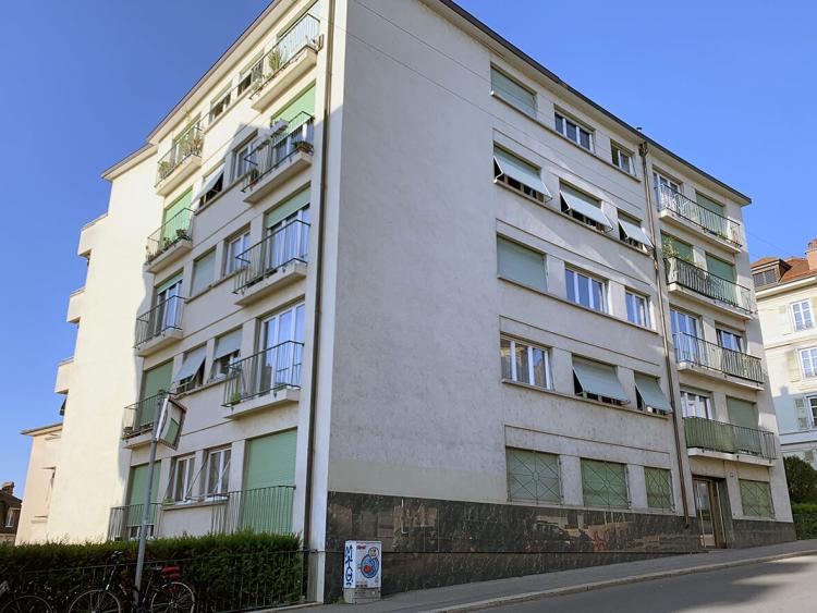 Motorcycle parking space
