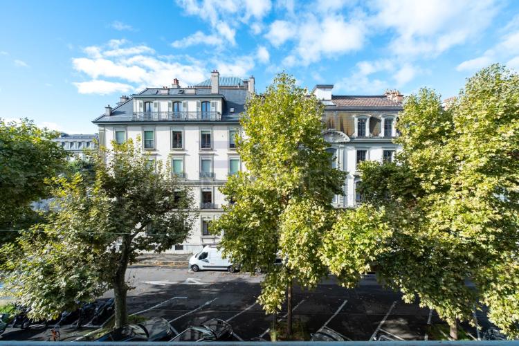 Bastion, Rue Jean Gabriel Eynard, 8-room apartment on the 4th and top floor, approx. 240m2