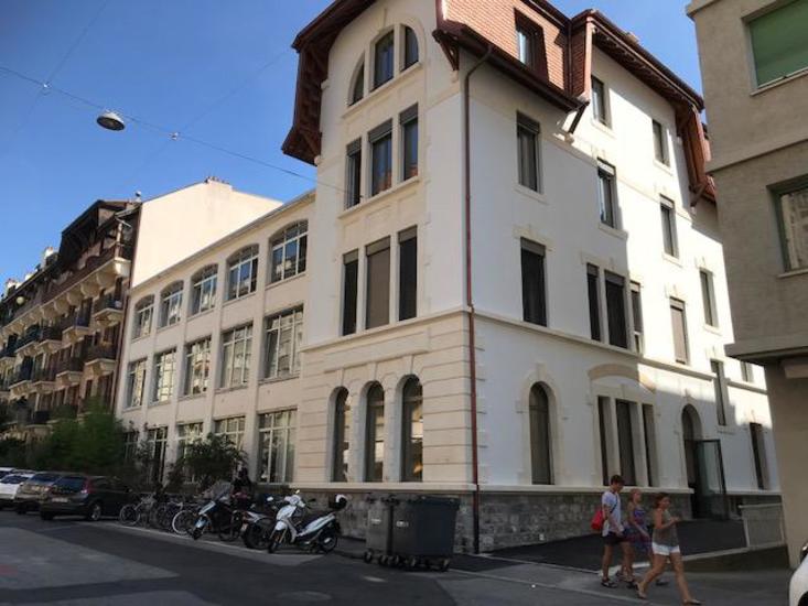 Area of approx. 71 m2 on the ground floor (offices) located rue Beulet 4 in Geneva