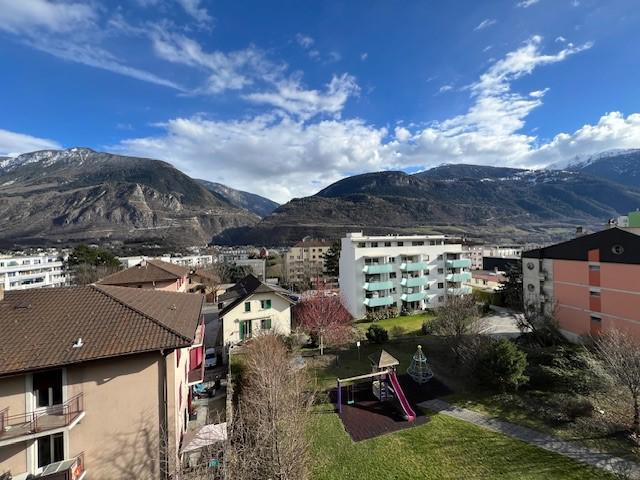 Magnificent 3.5 room apartment for rent in Sierre