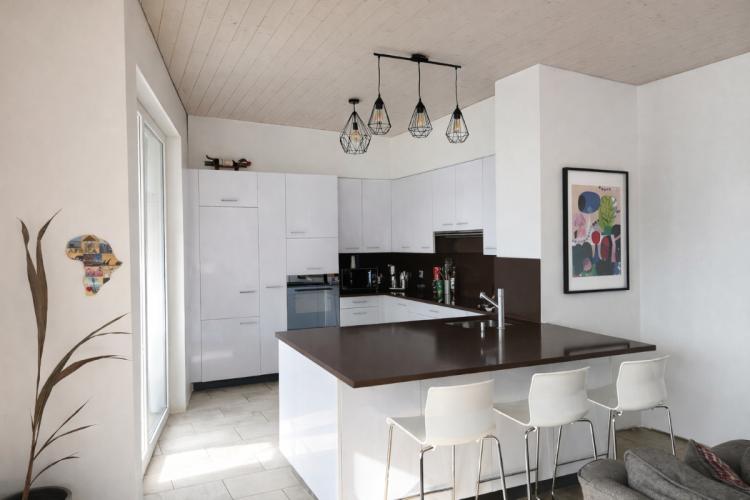 4.5-room apartment with partial lake view