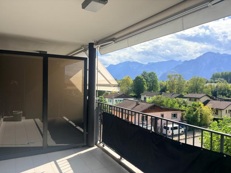 3.5-room apartment on the 2nd floor, ideally located in Villeneuve