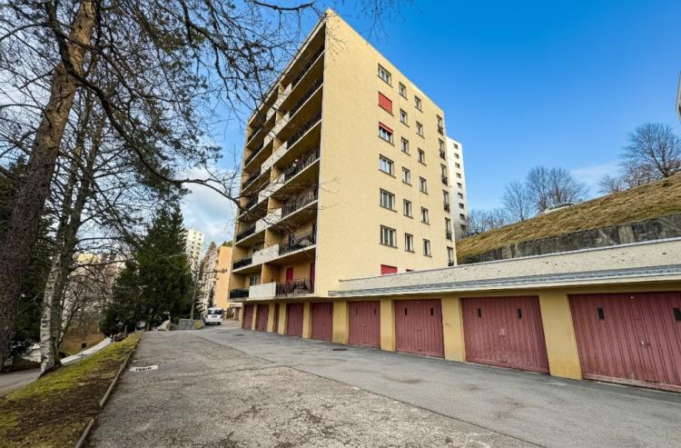 Superb 2.5 room apartment, completely renovated, with balcony