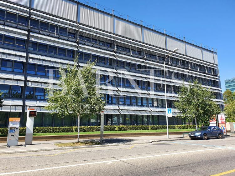Surface de bureaux de 724m2 entièrement aménagée à proximité de l'ONU