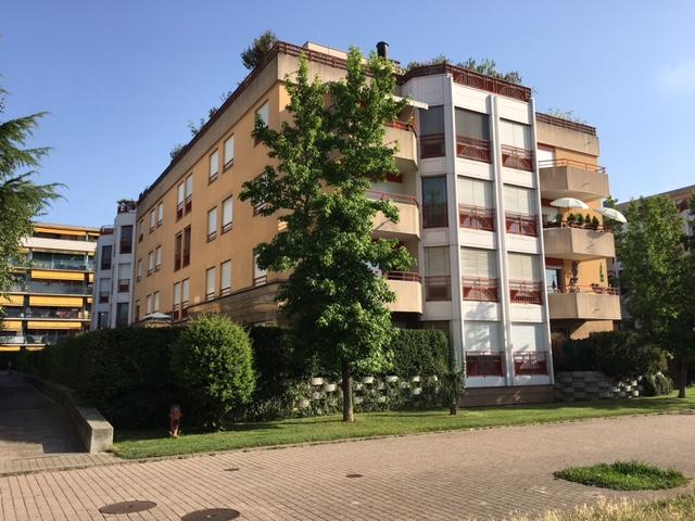 Internal garage in the basement