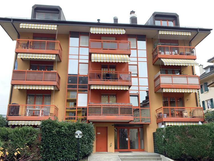 Beautiful 3.5 room ground floor apartment with private terrace.
