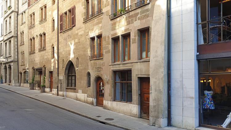 1.5-room apartment, approximately 38 m2, on the 4th floor. Group viewings directly on site, Friday, May 1st, from 1:30 pm to 2:00 pm.